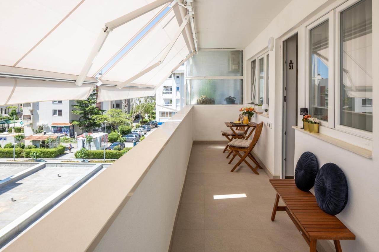 Apartment Nova 4* Dugi Rat Bagian luar foto