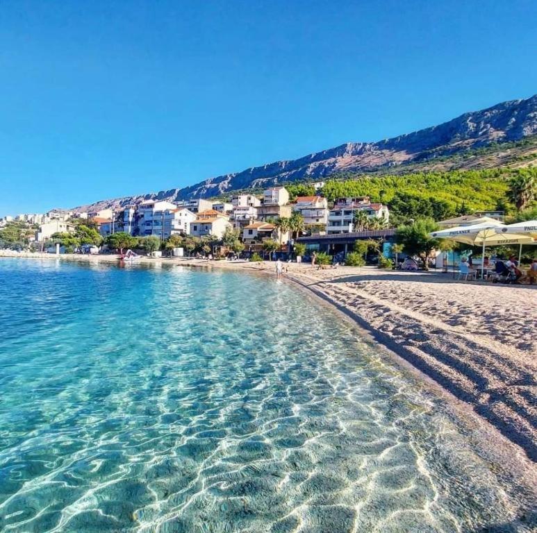 Apartment Nova 4* Dugi Rat Bagian luar foto